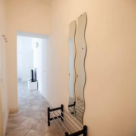 Benzi Διαμέρισμα *